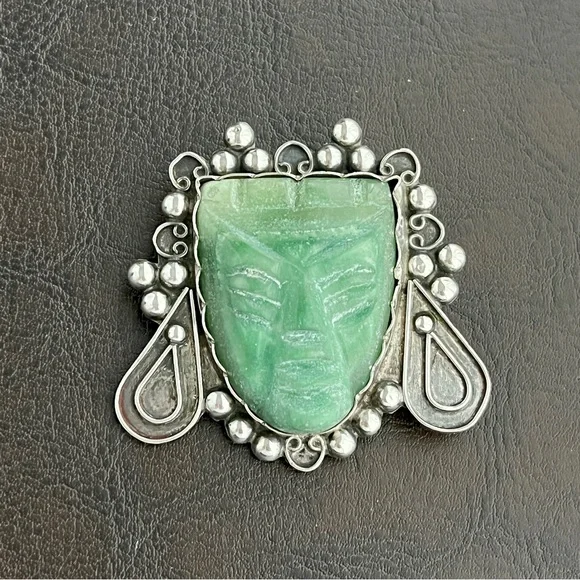 Vintage Mexican 900 silver carved jade warrior head brooch - Picture 5 of 10